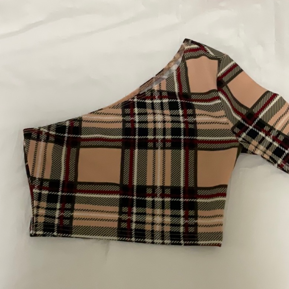 One sleeve crop top
